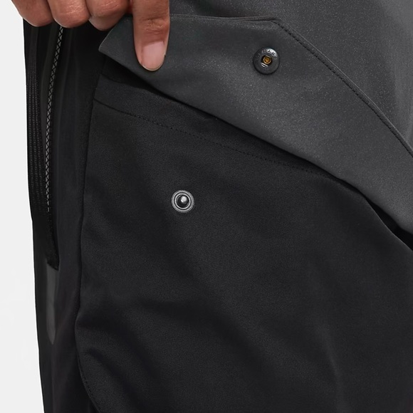 Nike Tech Pack Reflective Unlined Cargo Pant - Picture 6 of 12